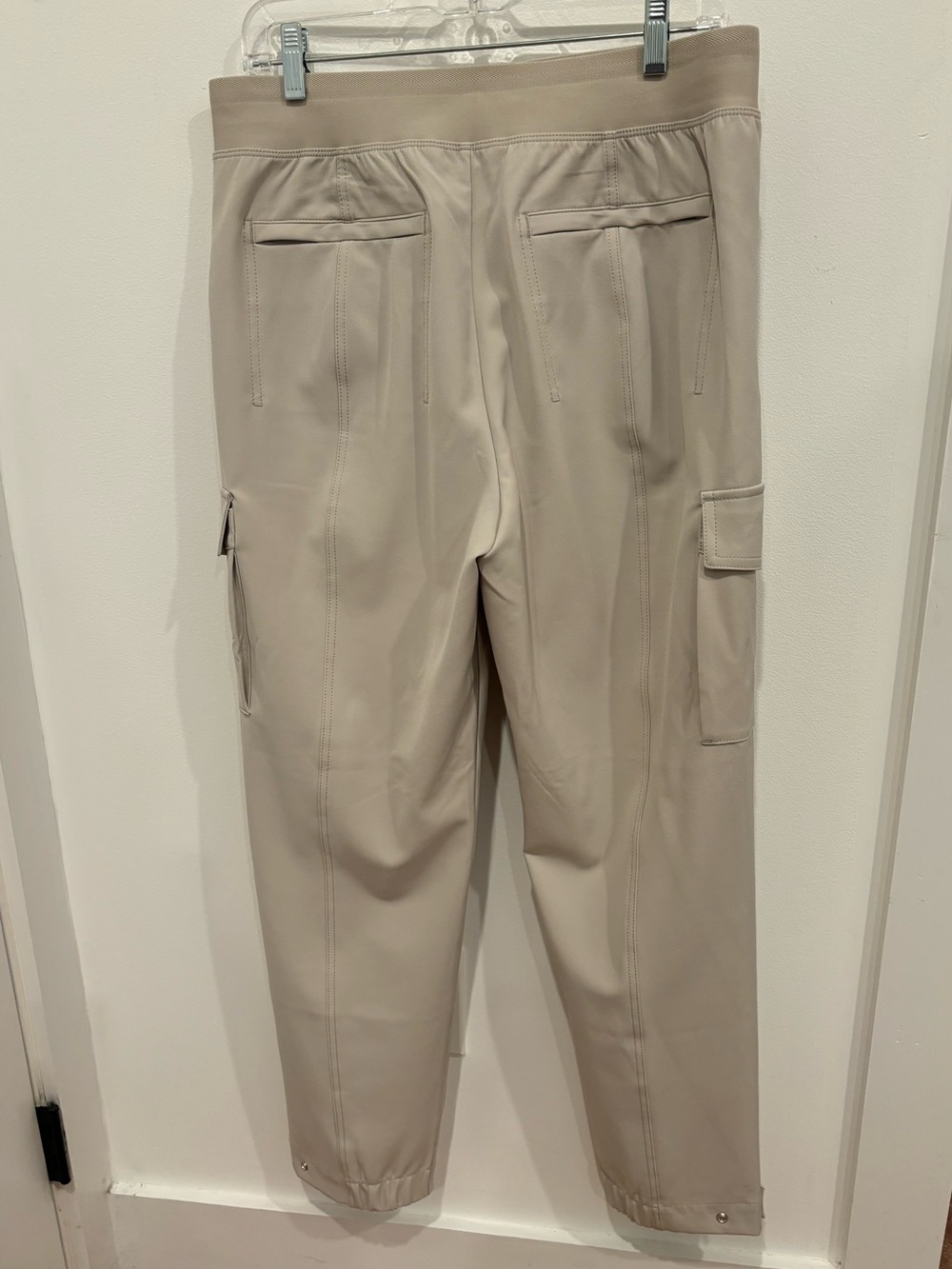 Athleta NEW WITH TAGS Endless Cargo Pant Grey Womens 12 Activewear Athleisure - Picture 6 of 14